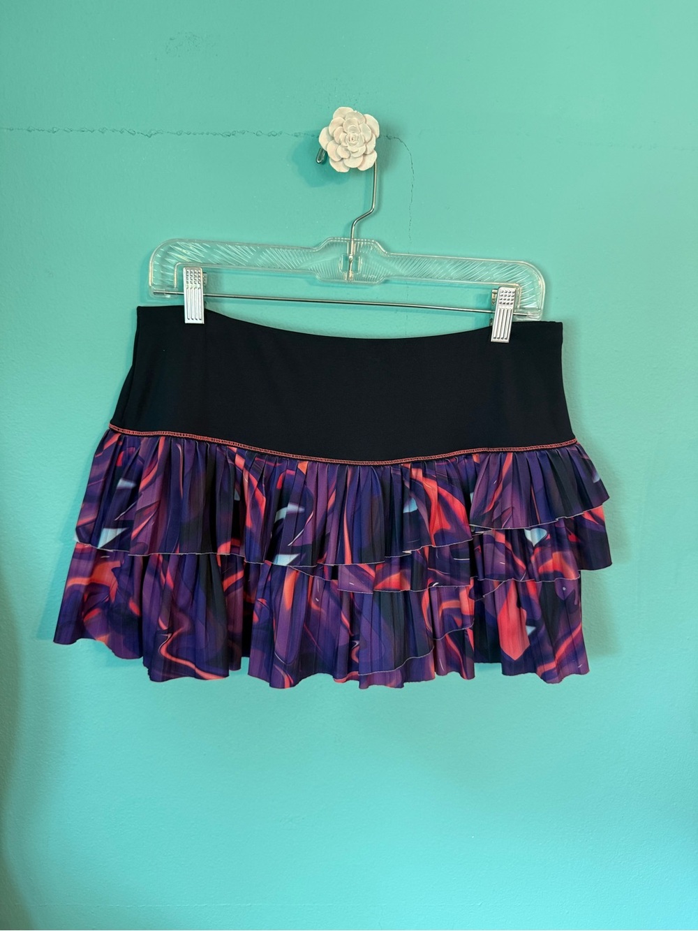 EUC Women’s Lucky in Love Abstract Pattern Layered Ruffled Skort Size Large